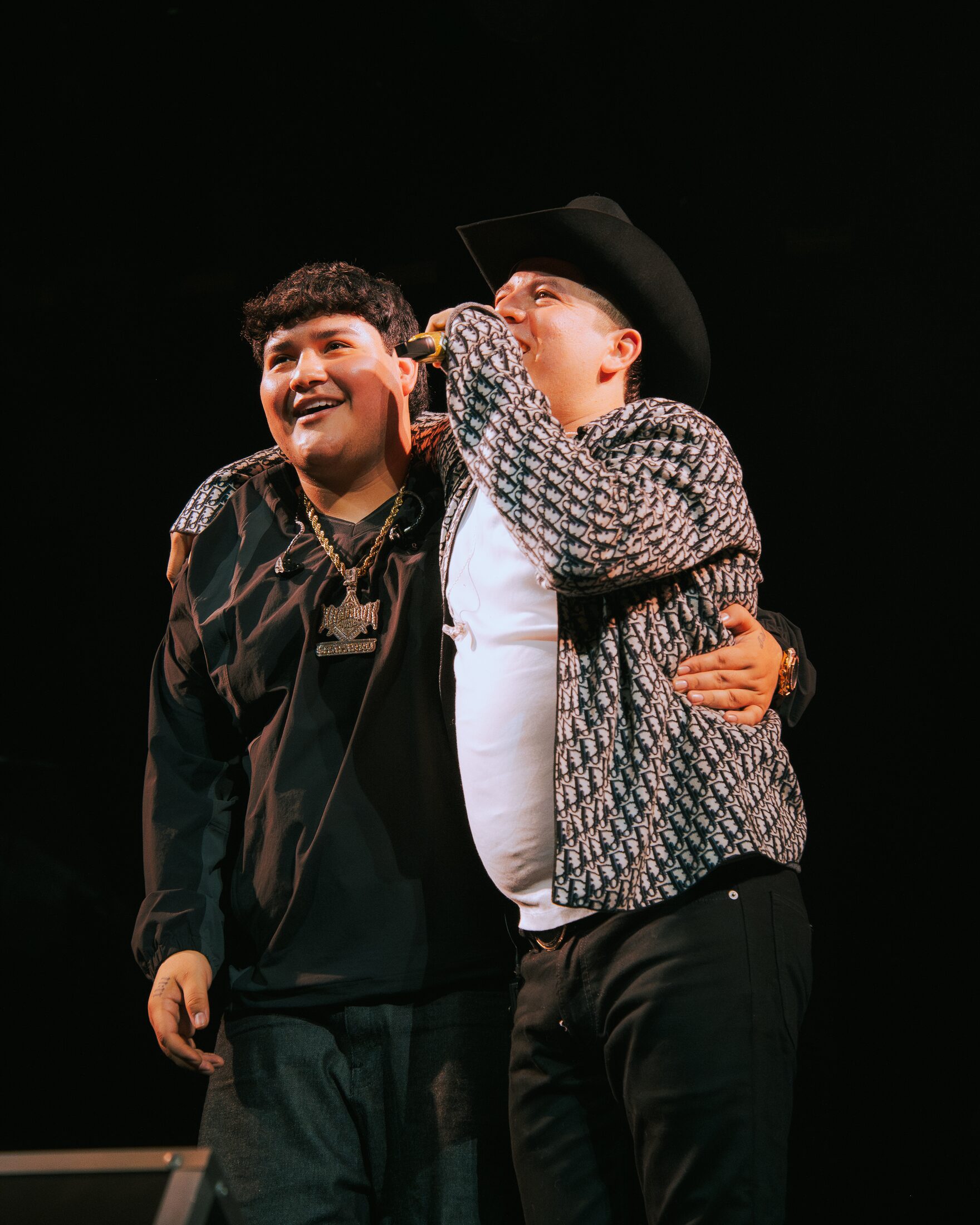 Remmy Valenzuela compartiendo el escenario